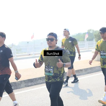 Runner Photo 6937087