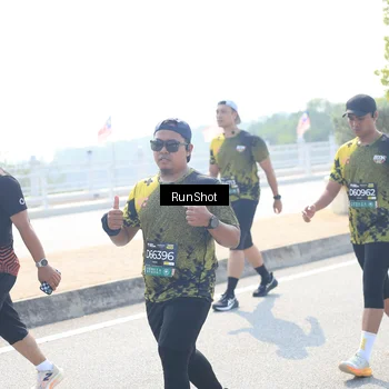 Runner Photo 6937089