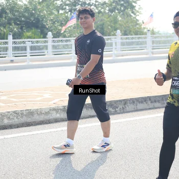 Runner Photo 6937097