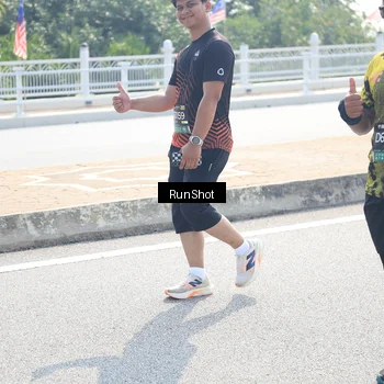 Runner Photo 6937099