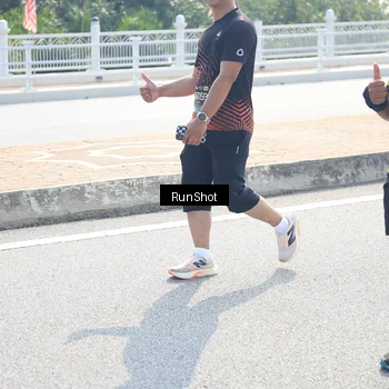 Runner Photo 6937102