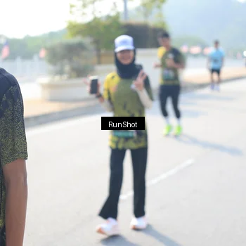 Runner Photo 6937108