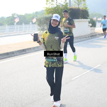 Runner Photo 6937110