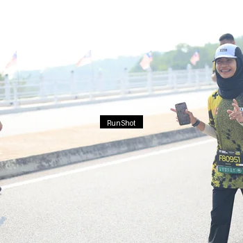 Runner Photo 6937112