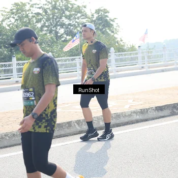 Runner Photo 6937117