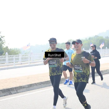 Runner Photo 6937119
