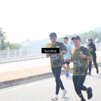 Runner Photo 6937120