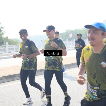 Runner Photo 6937125