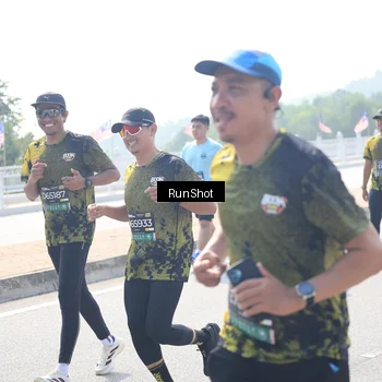 Runner Photo 6937130
