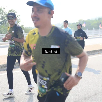 Runner Photo 6937131