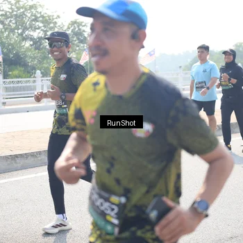 Runner Photo 6937135