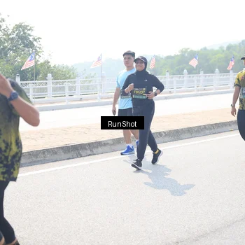 Runner Photo 6937136