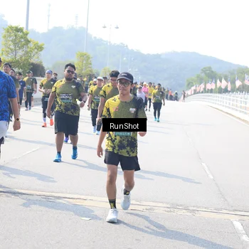 Runner Photo 6937176
