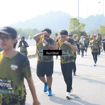 Runner Photo 6937192