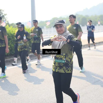 Runner Photo 6937211
