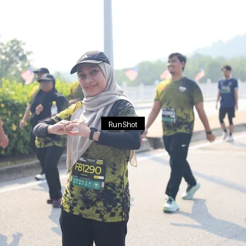 Runner Photo 6937216