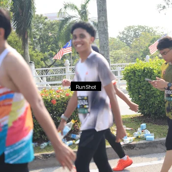 Runner Photo 6937219