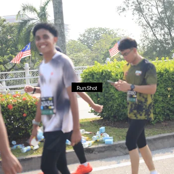 Runner Photo 6937221