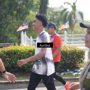 Runner Photo 6937222