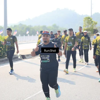 Runner Photo 6937243