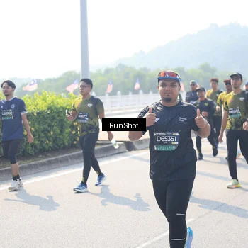 Runner Photo 6937245