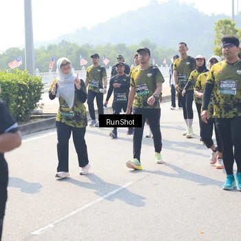 Runner Photo 6937253