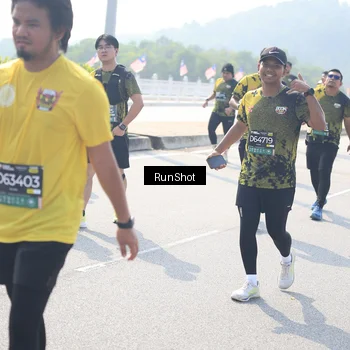 Runner Photo 6937367