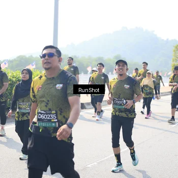 Runner Photo 6937399