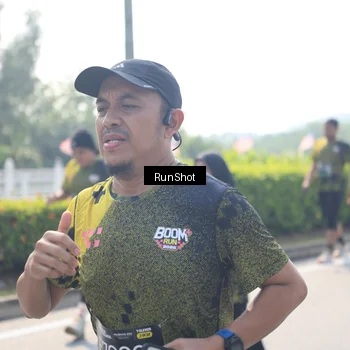 Runner Photo 6937416