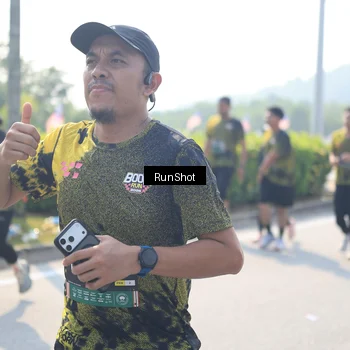 Runner Photo 6937417