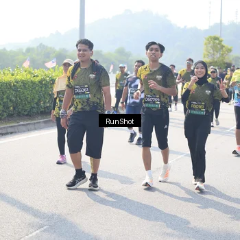 Runner Photo 6937441