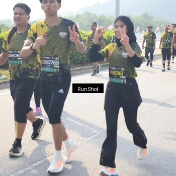Runner Photo 6937444