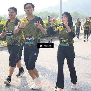 Runner Photo 6937450