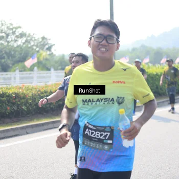 Runner Photo 6937454