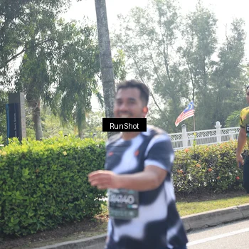 Runner Photo 6937471