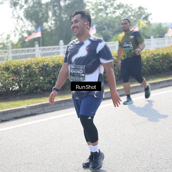 Runner Photo 6937475