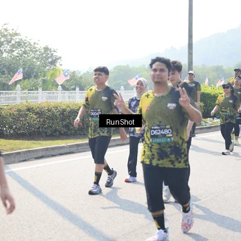 Runner Photo 6937503