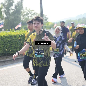 Runner Photo 6937512