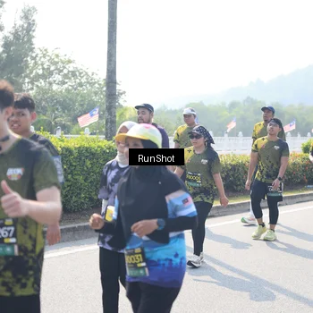 Runner Photo 6937516