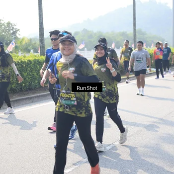 Runner Photo 6937547