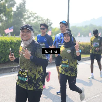 Runner Photo 6937549