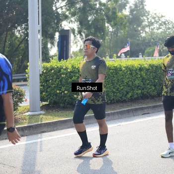 Runner Photo 6937573