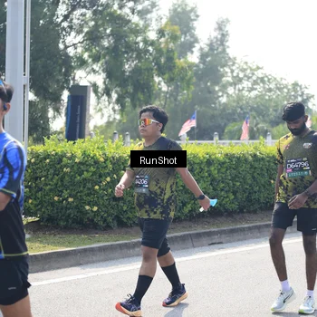 Runner Photo 6937578