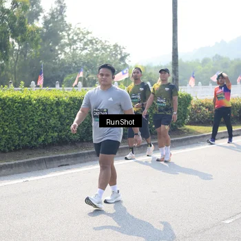 Runner Photo 6937590