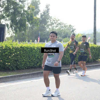 Runner Photo 6937599