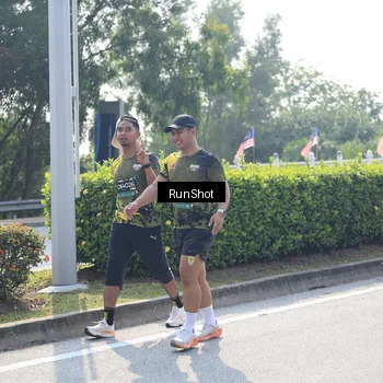 Runner Photo 6937611