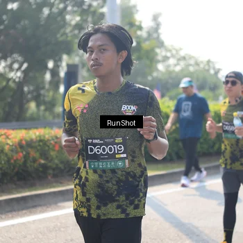 Runner Photo 6937653