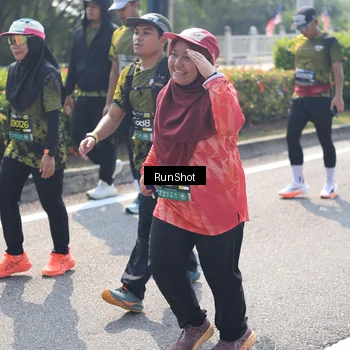 Runner Photo 6937712