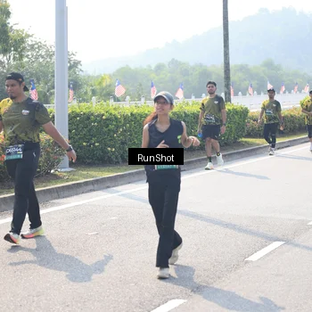 Runner Photo 6937718