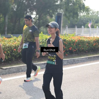 Runner Photo 6937737